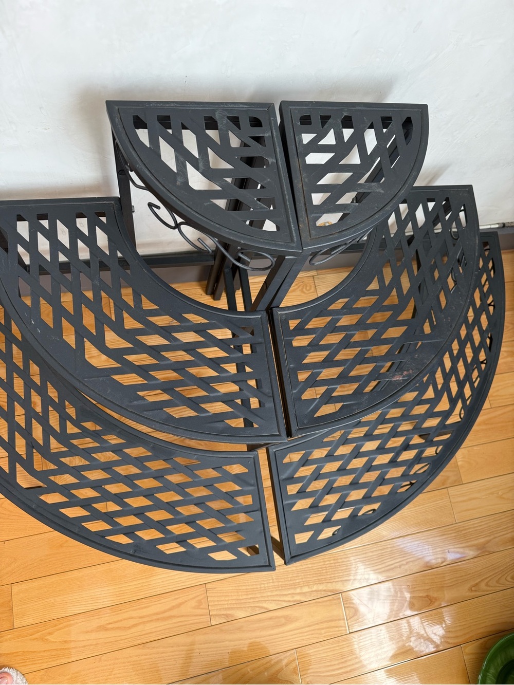 Black Metal Semi-Circular Accent Shelf - Set of 2